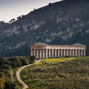 Bed & Breakfast Helimos With Segesta Temple View Near Castellammare Del Golfo, Calatafimi